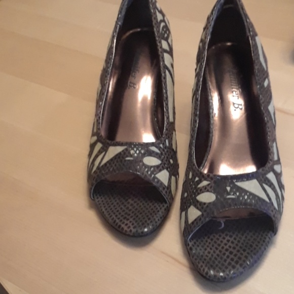 Jennifer B. Open toe pumps - Picture 3 of 6